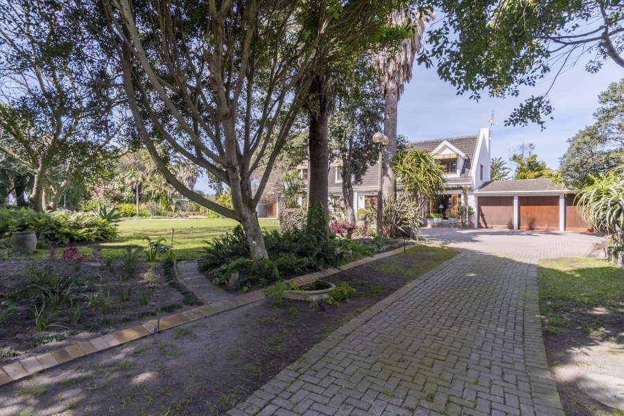 6 Bedroom Property for Sale in Schaap Kraal Western Cape